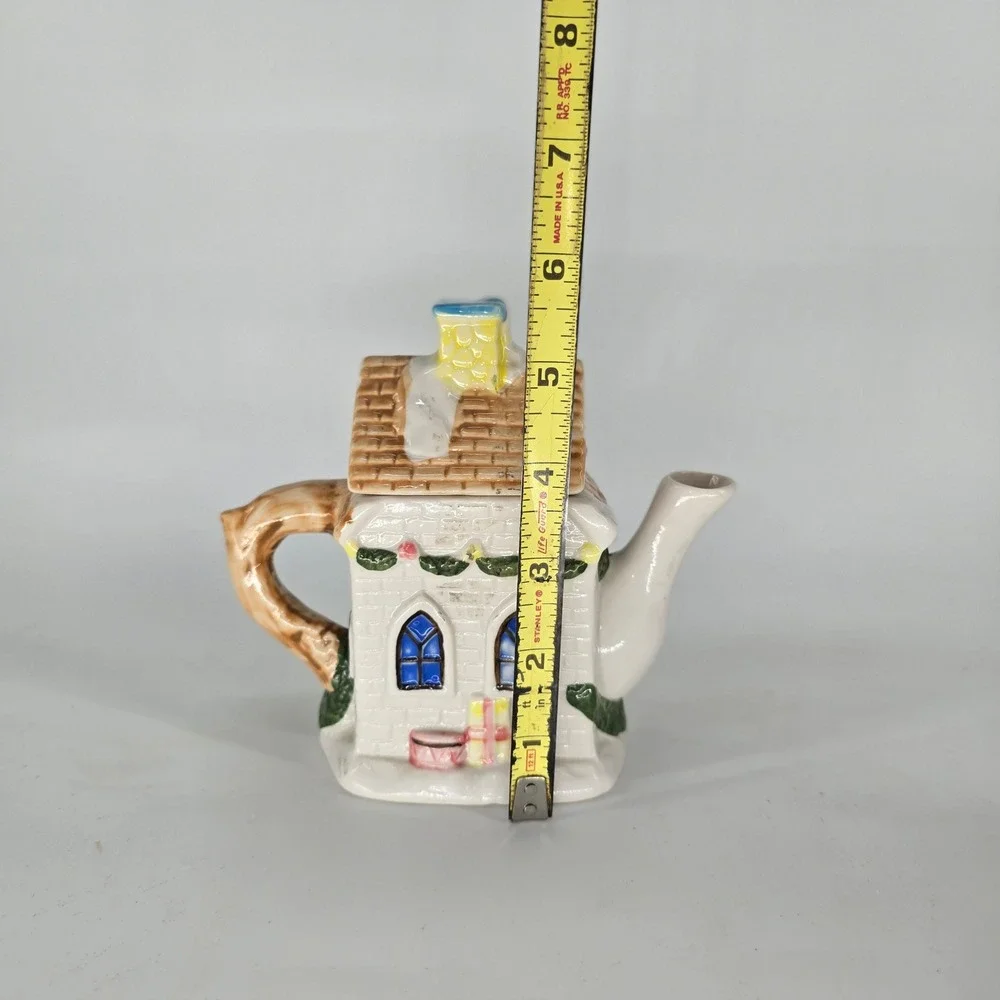 Vintage Style Ceramic Christmas Village Teapot and House‎ Set Holiday Decor